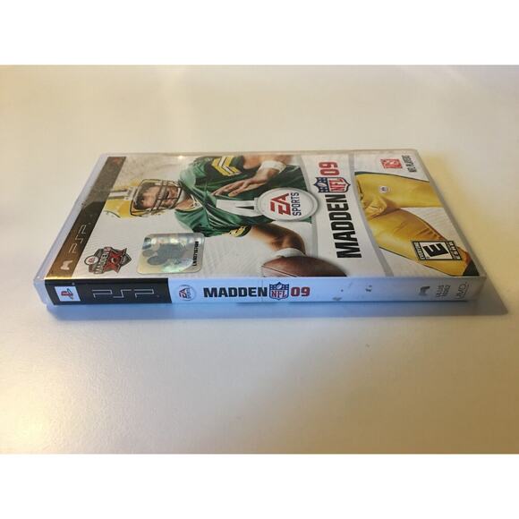 Madden 2009 (Sony PSP, 2008) EA Brett Farve Cover Greenbay Packers CIB Complete - Picture 3 of 5
